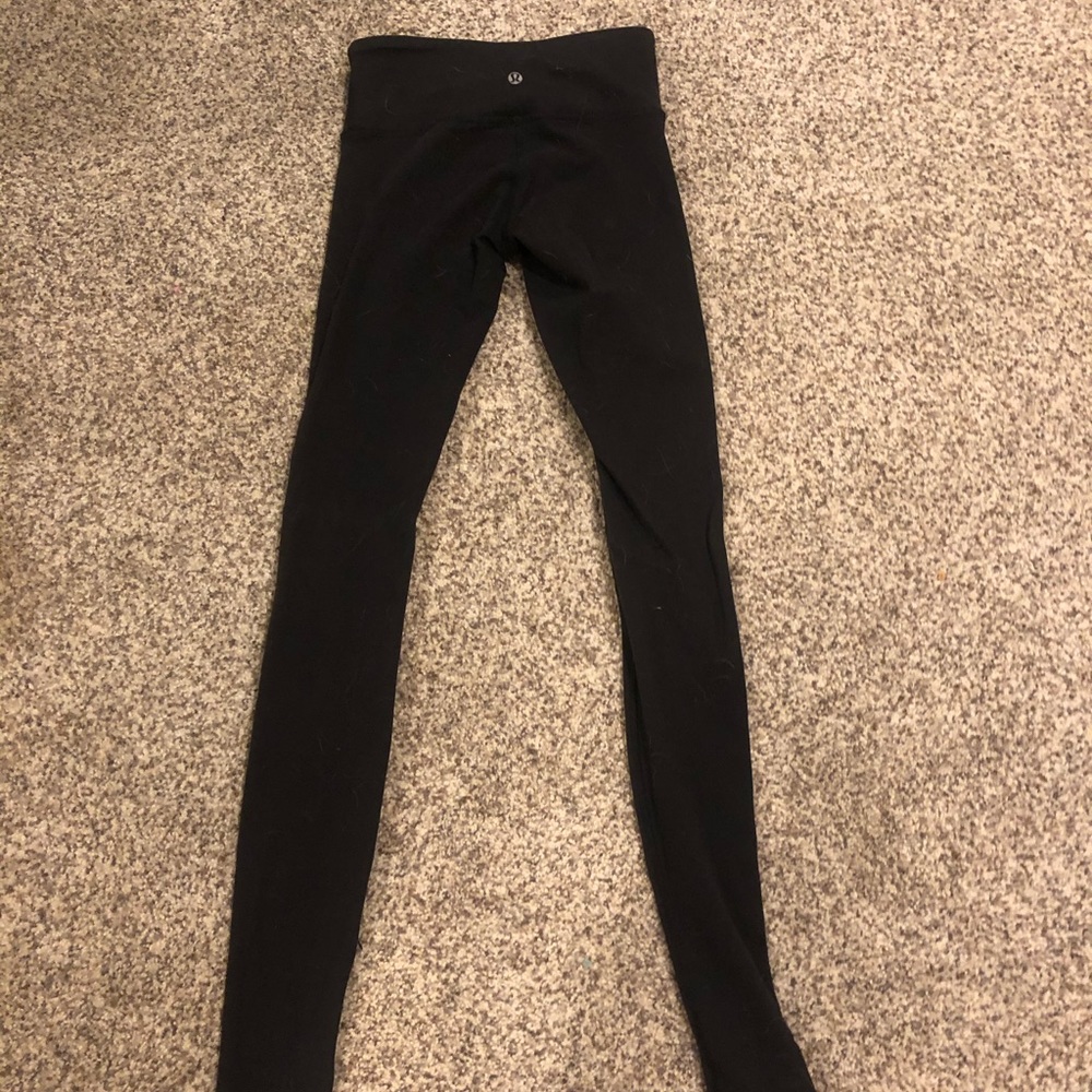 Lulu Lemon WonderUnder pant (tiny hole right knee)
